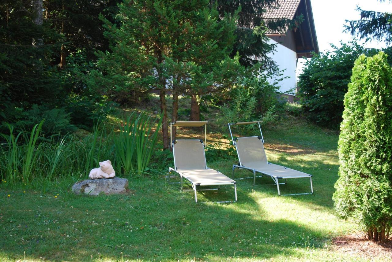 Landgasthof Zum Dorfkrug Hotel Haeusern Exterior photo